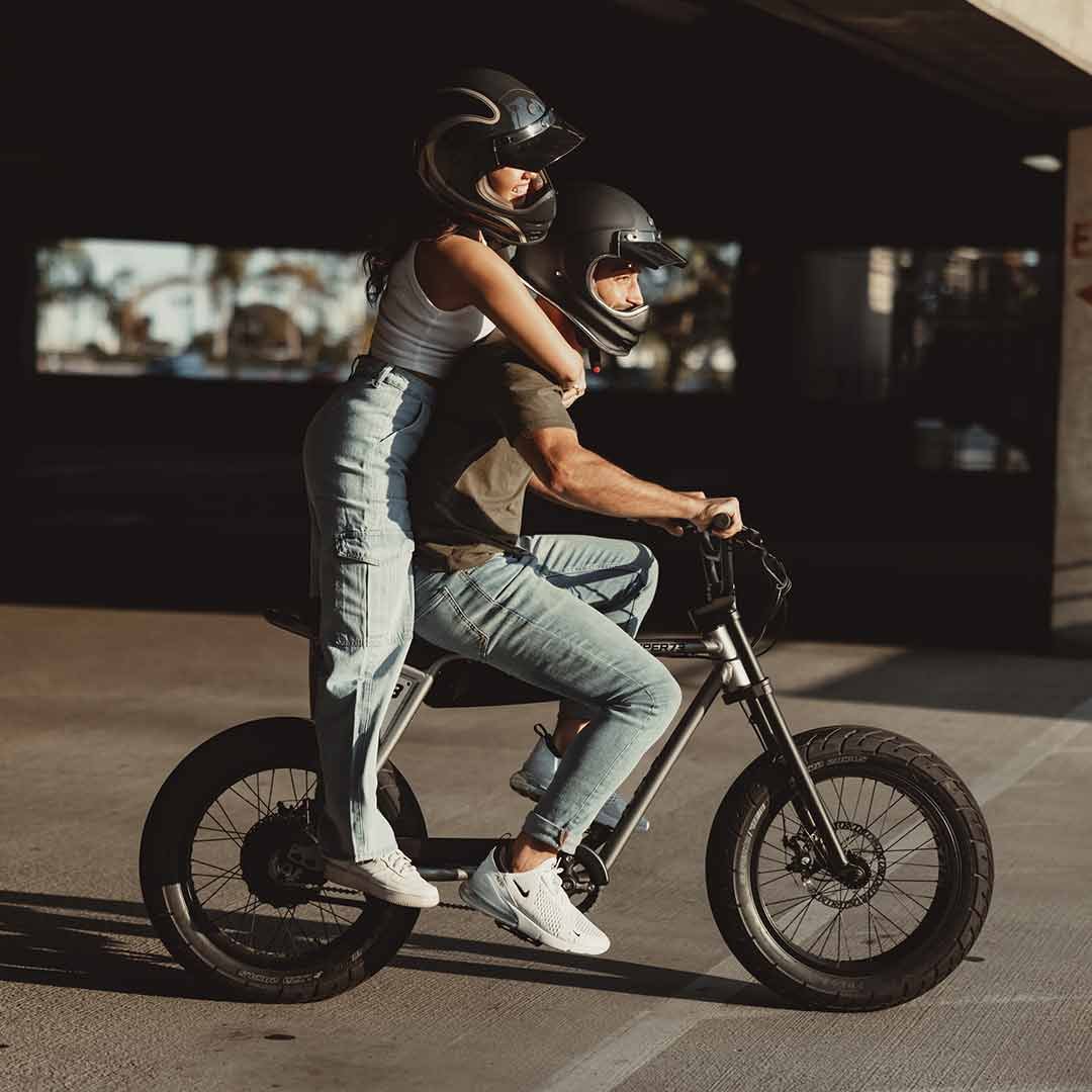 Compact cruiser at a café stop